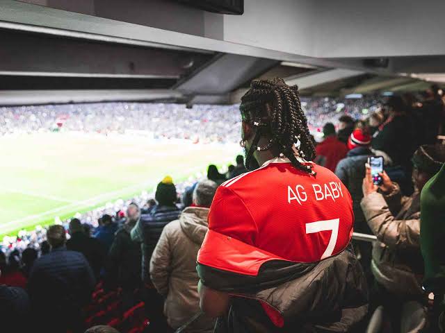 Adekunle Gold replies fan prompting him to change football club